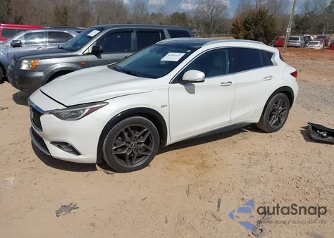 2017 Infiniti Qx30 Premium z USA, uszkodzony, nr VIN SJKCH5CP0HA027228